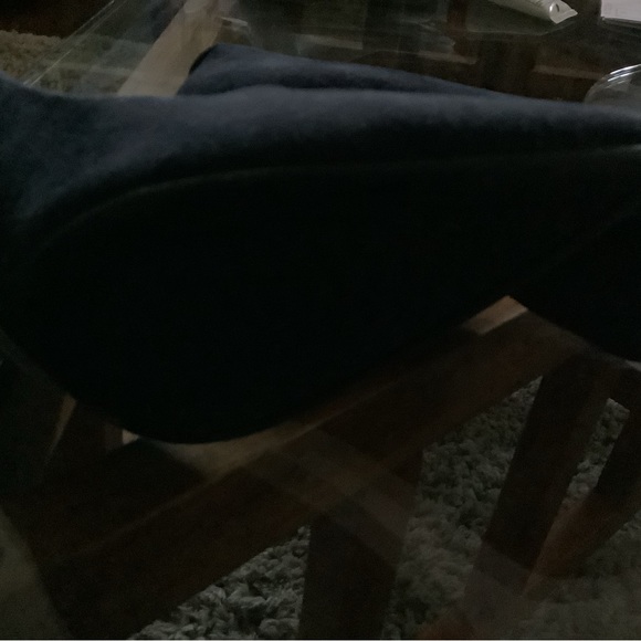 Navy Blue suede heels - Picture 4 of 7